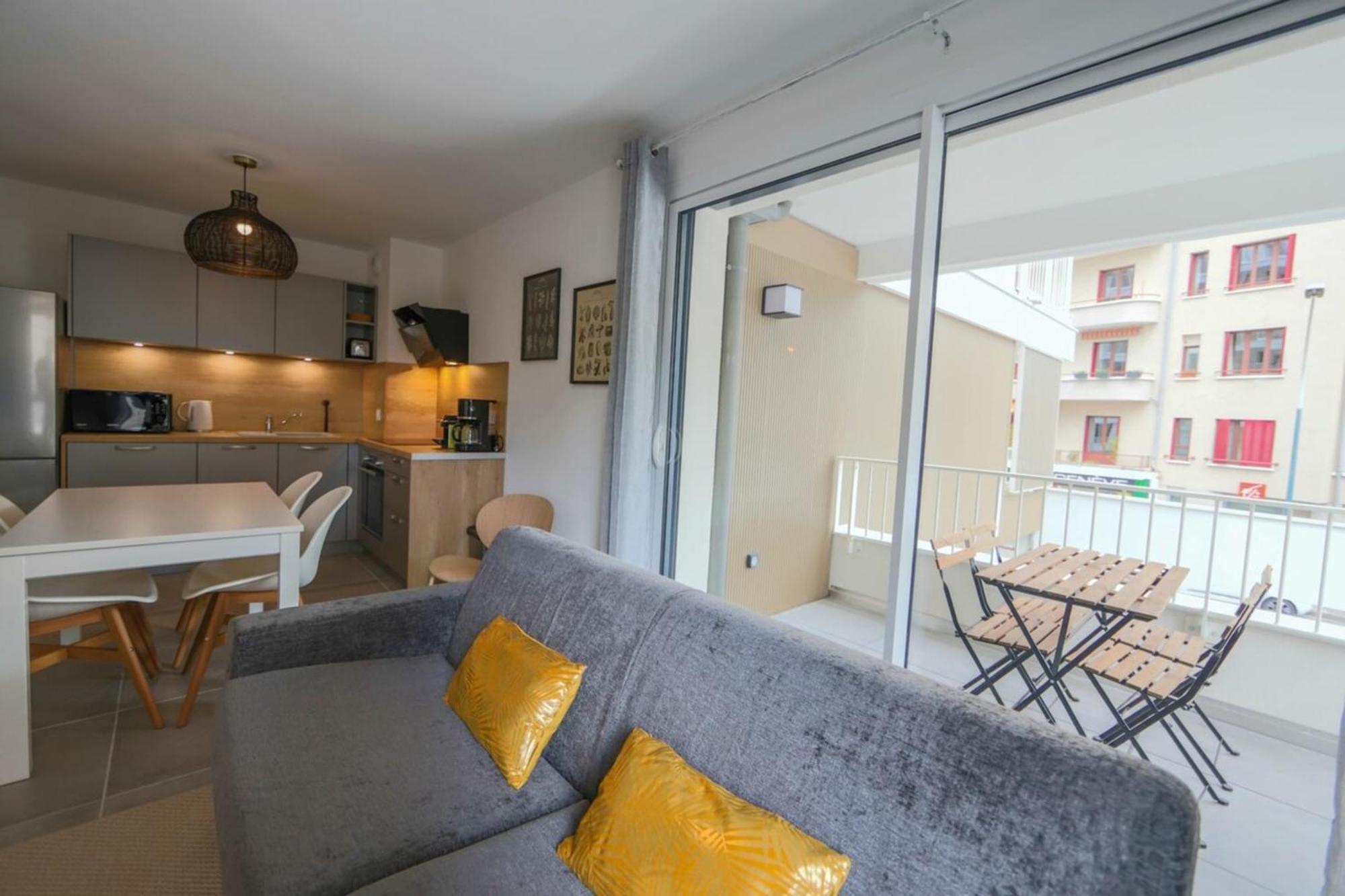 Le Romain - 1-Bedroom With Private Garage Annecy Luaran gambar