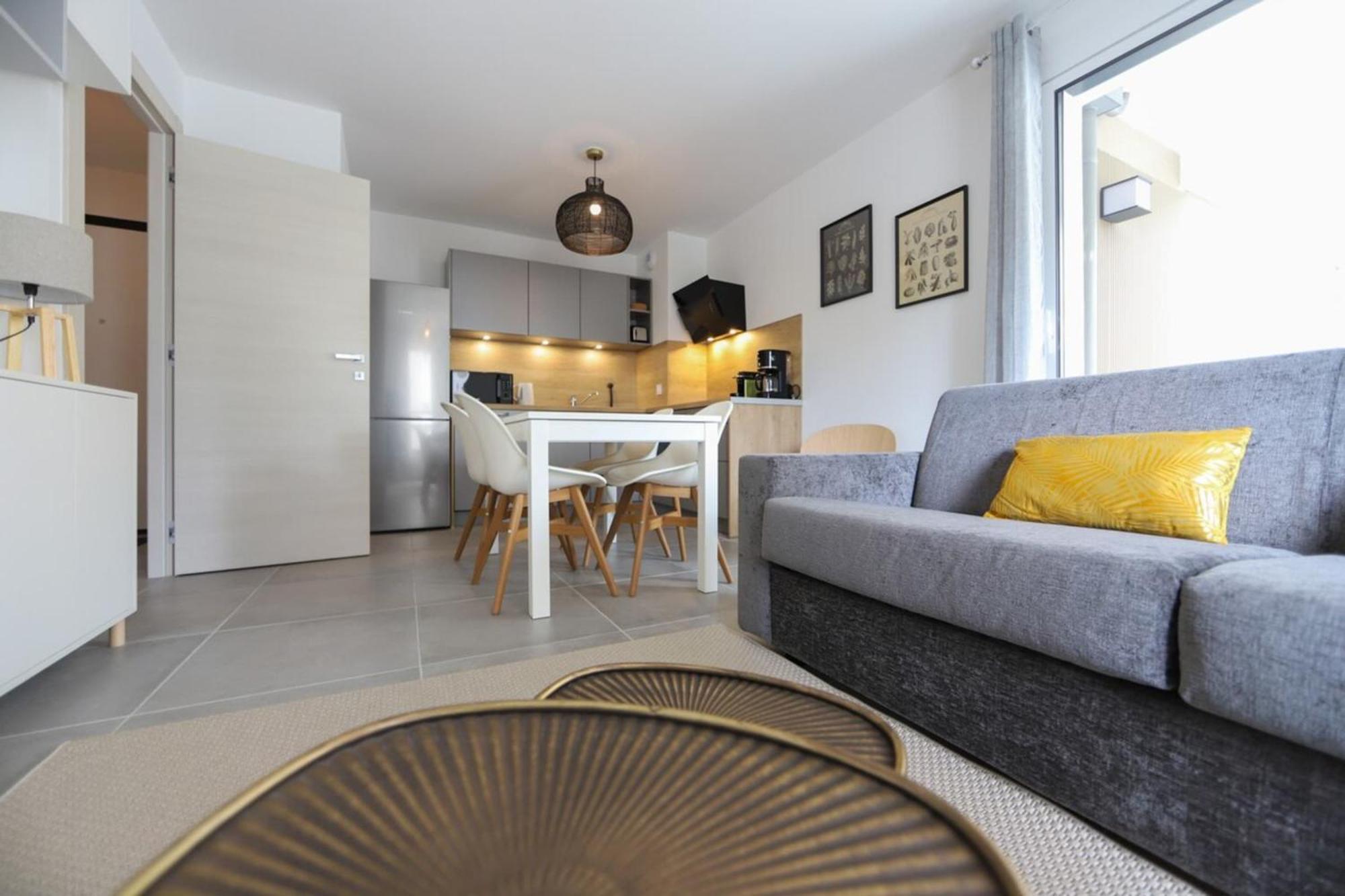 Le Romain - 1-Bedroom With Private Garage Annecy Luaran gambar