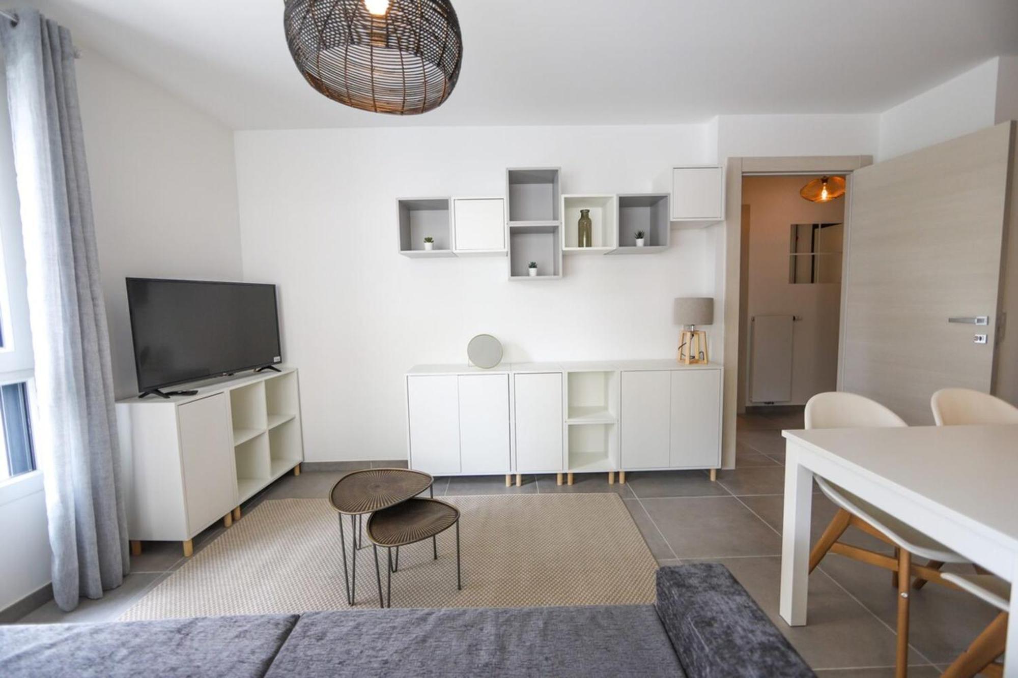 Le Romain - 1-Bedroom With Private Garage Annecy Luaran gambar