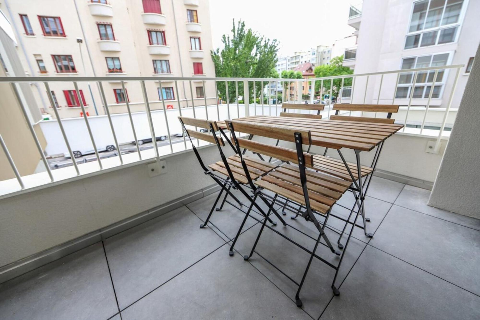 Le Romain - 1-Bedroom With Private Garage Annecy Luaran gambar